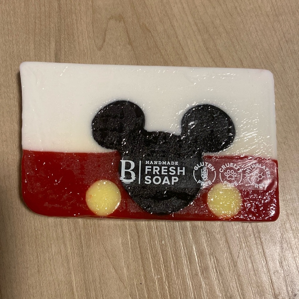🍭Handmade Disneyland Mickey mouse exclusive soap